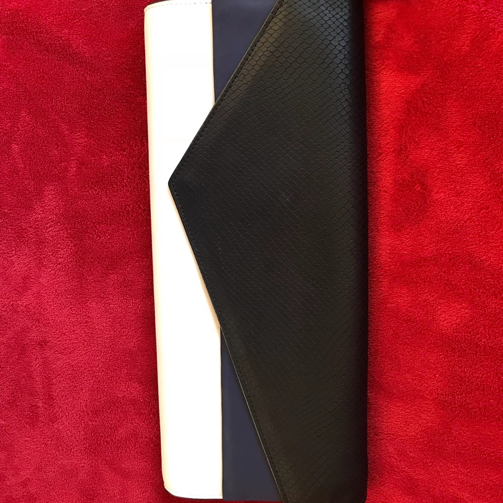 Authentic BCBGMAXAZRIA BISETTE CLUTCH!!!